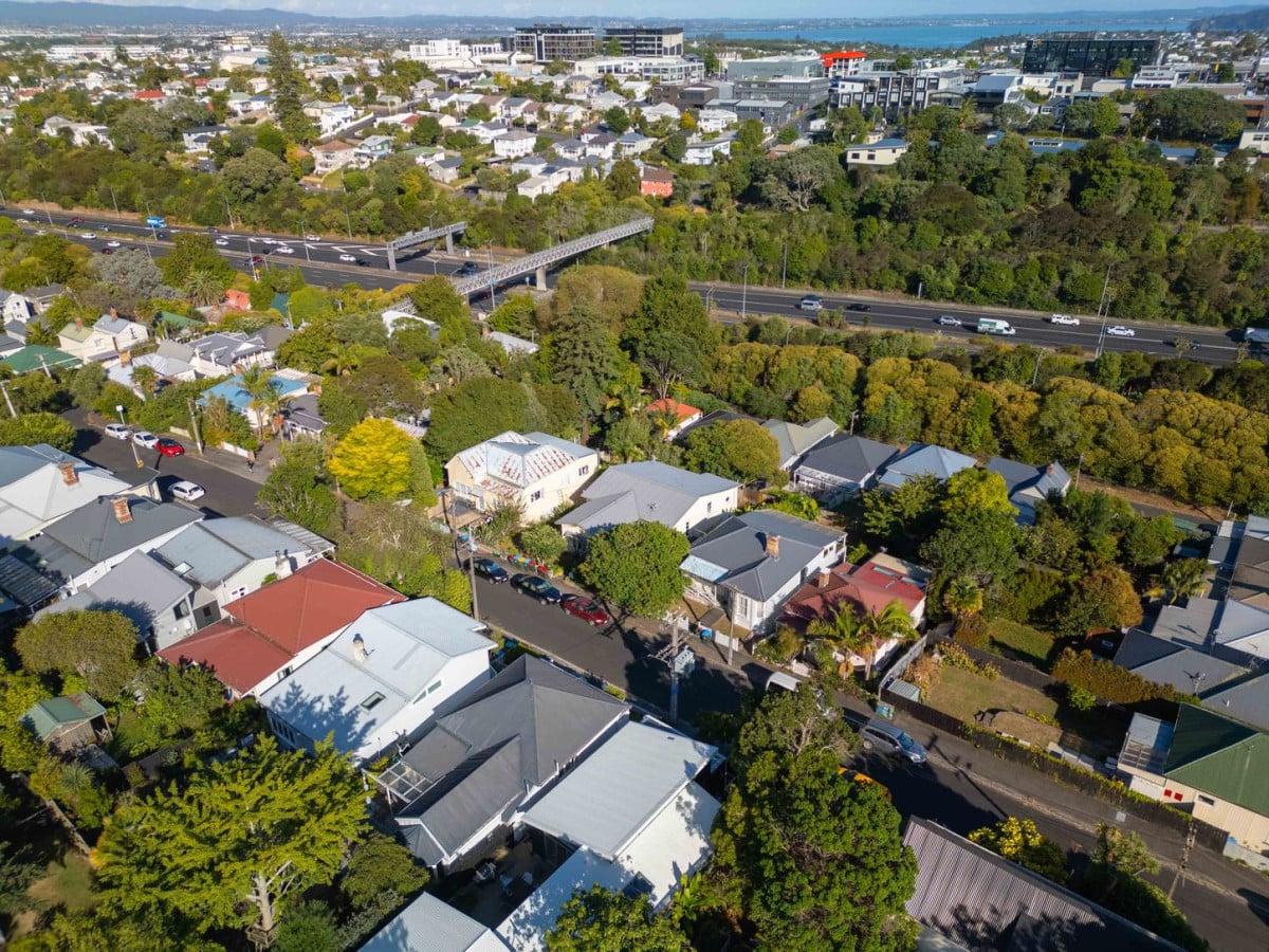 607m2 section, One Title. Four Flat (4 x 1bed 1 bath), currently rented, approximately $98,000 per annum in rental income, 5 Copeland Street, Eden Terrace, Auckland