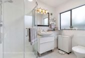 120m2 Brick and tile 3 beds 1 bath house with garage, 2/16 Ultima Place, Clover Park, Auckland
