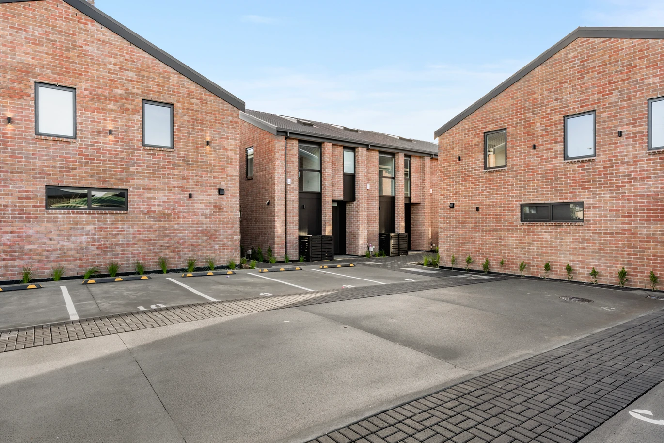 Brandnew Brick 3 beds or 4 beds 2 baths designer home with car park, titles issued, Lot 1-13/17&19 Matapouri Road Mangere Bridge, Auckland