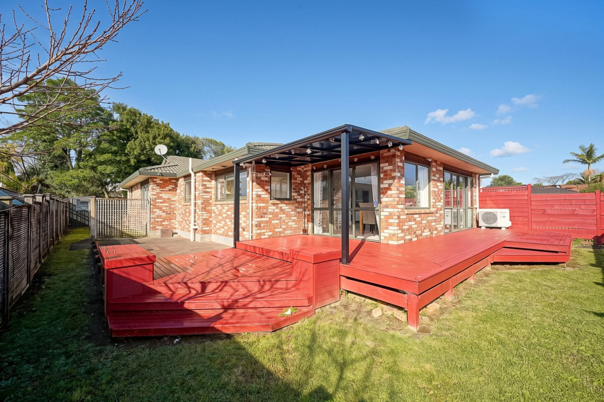 444m2 section, 150m2 Brick and tile 3 beds 2 baths house with double garage, 32 Munroe Road, Ranui, Auckland