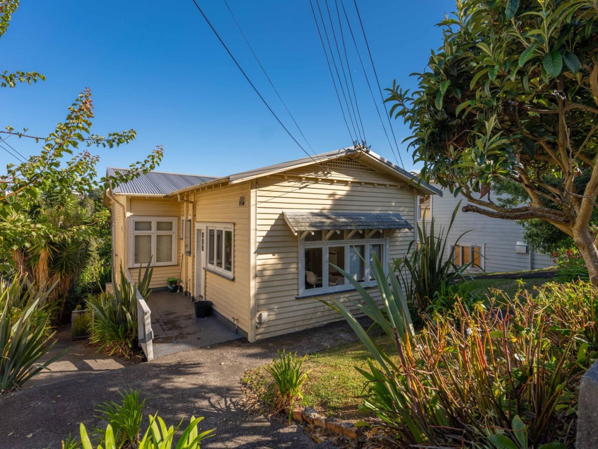 607m2 section, One Title. Four Flat (4 x 1bed 1 bath), currently rented, approximately $98,000 per annum in rental income, 5 Copeland Street, Eden Terrace, Auckland