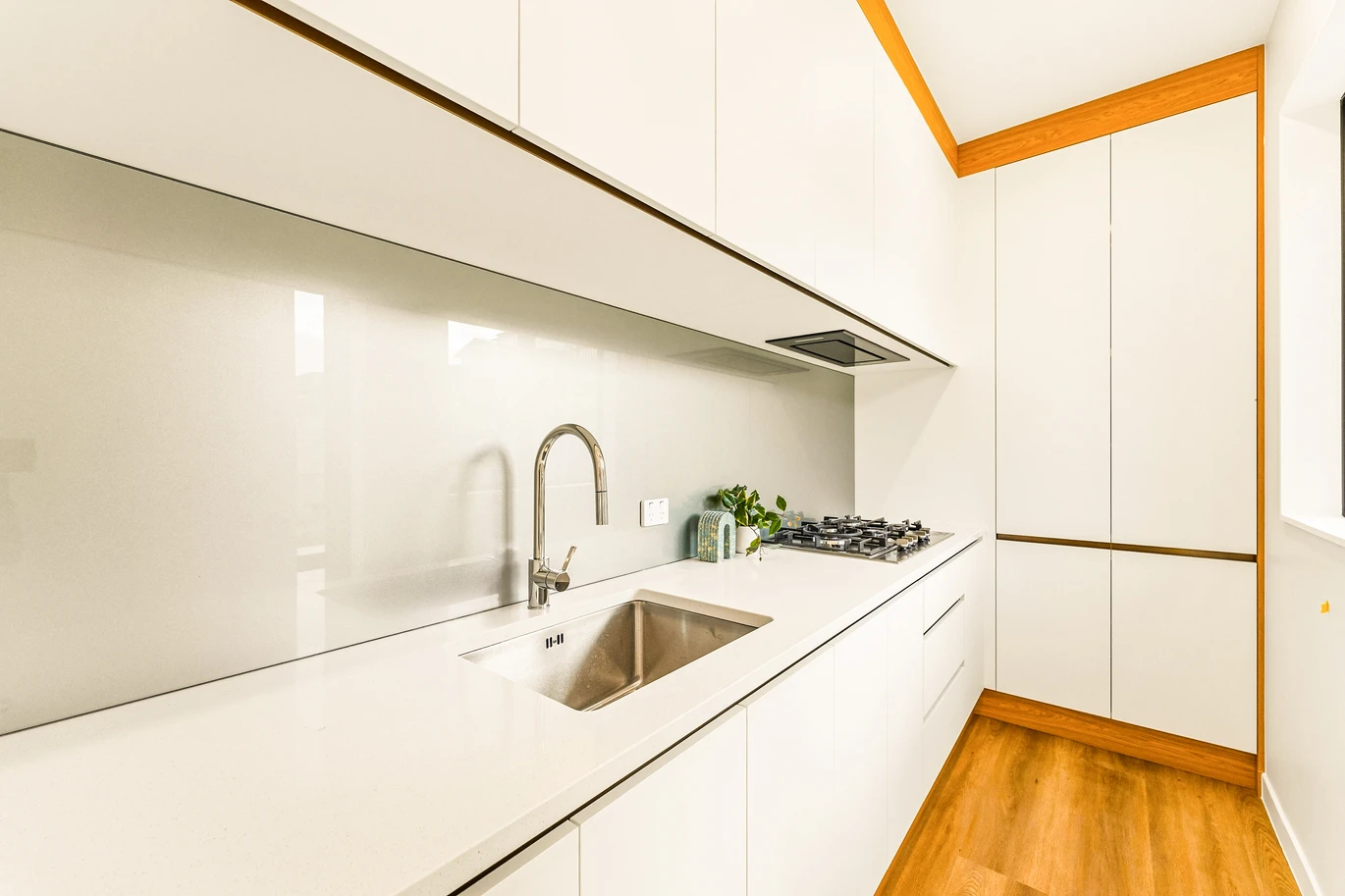786m2 section, 2 kitchens, 355m2 Brandnew 7 beds (1 ensuite) 4 baths house with double garage and 3 beds granny, move-in ready, Central air conditioning system upstairs, Separate heat pump downstairs, Underfloor heating in all bathrooms, 10 Saw Lane Swanson, Auckland