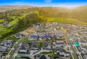 786m2 section, 2 kitchens, 355m2 Brandnew 7 beds (1 ensuite) 4 baths house with double garage and 3 beds granny, move-in ready, Central air conditioning system upstairs, Separate heat pump downstairs, Underfloor heating in all bathrooms, 10 Saw Lane Swanson, Auckland