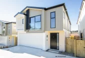 With Sky Tower views, Brandnew standalone 4 beds 2.5/3.5 baths 2 living areas homes with double garage, Central air conditioning, Ventilation system, Underfloor heating, 36 Powell Street Avondale, Auckland