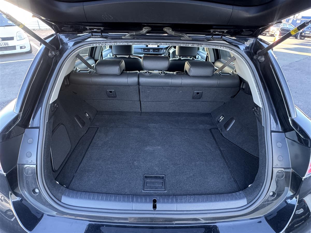 2013 Lexus CT 200h Hybrid Ver L Full Leather Seats Hatchback Automatic,5 seats, Black, 1,800 cc, 149,100 km