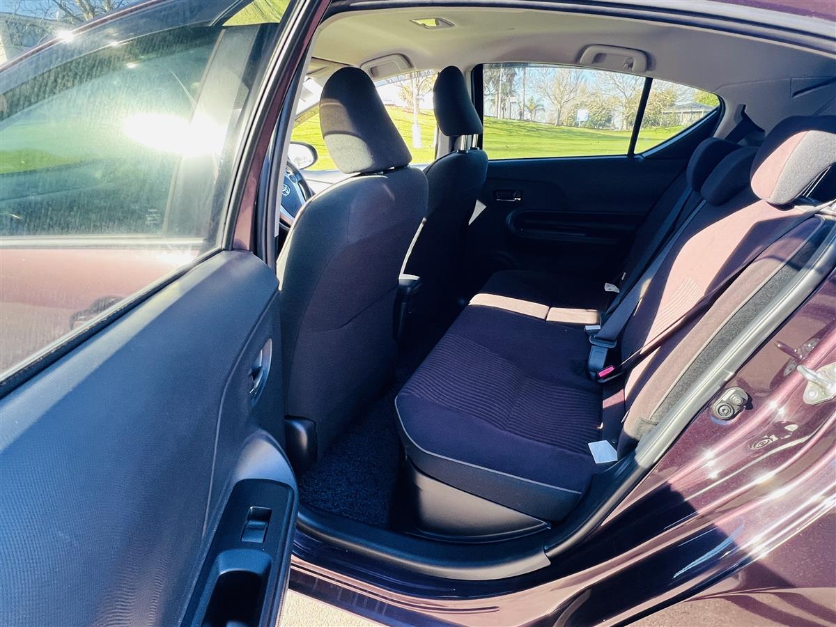 2015 Toyota Aqua G PUSH BUTTON START CRUISE CONTROL Hatchback Automatic, Purple, 5 seats, Hybrid, 1,500 cc, 55,080 km