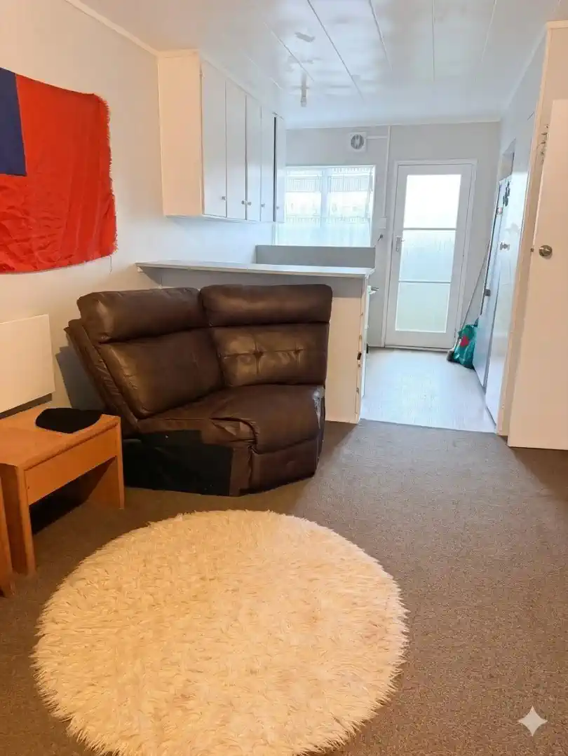 For rent, 2 beds 1 bath ground floor unit with carport, Available Now. 3/67a Princes Street, Otahuhu, Auckland