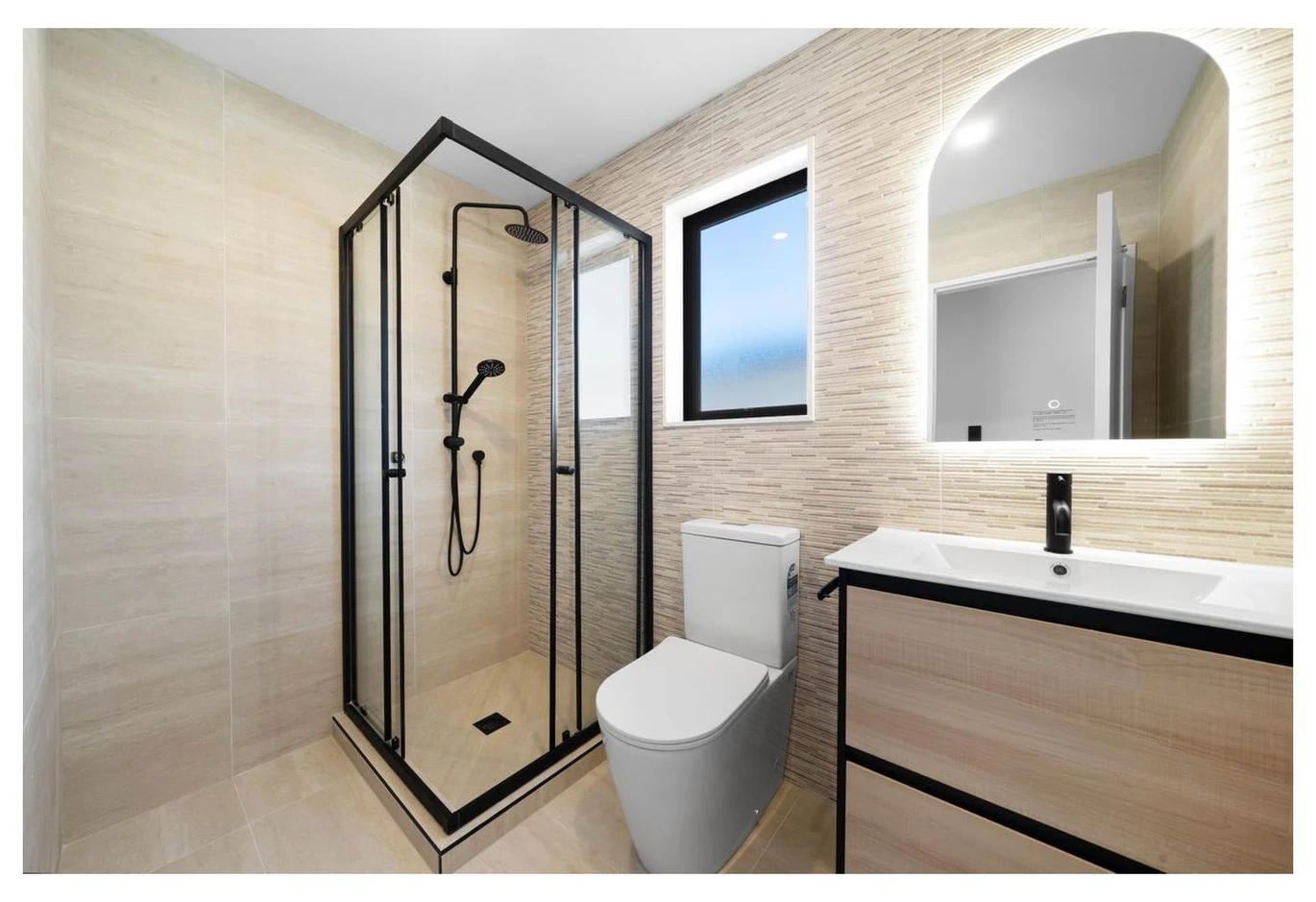 Brandnew standalone 4 beds 2.5 baths home with garage, 6B Broadview Place Howick, Auckland