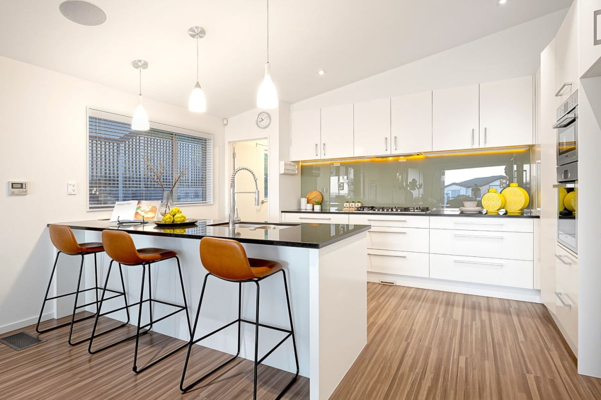 621m2 section, 2 kitchens, 334m2 5 beds ( 2 ensuites, Two additional semi-ensuite) 4 baths house with double garage, 2 ensuites ground floor, 9 Platinum Rise, Ranui, Auckland