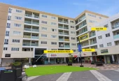 Overseas Vendor Must Sell – Double Grammar school zone (AGS & EGGS), 3 beds 2 baths apartment with 2 car parks, in the highly regarded King’s Square Apartments. 420/26 Remuera Road Newmarket, Auckland