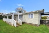 586m2 section, 3 beds 1 bath house with car parks, 40 Cosgrave Road, Papakura, Auckland