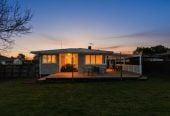 586m2 section, 3 beds 1 bath house with car parks, 40 Cosgrave Road, Papakura, Auckland