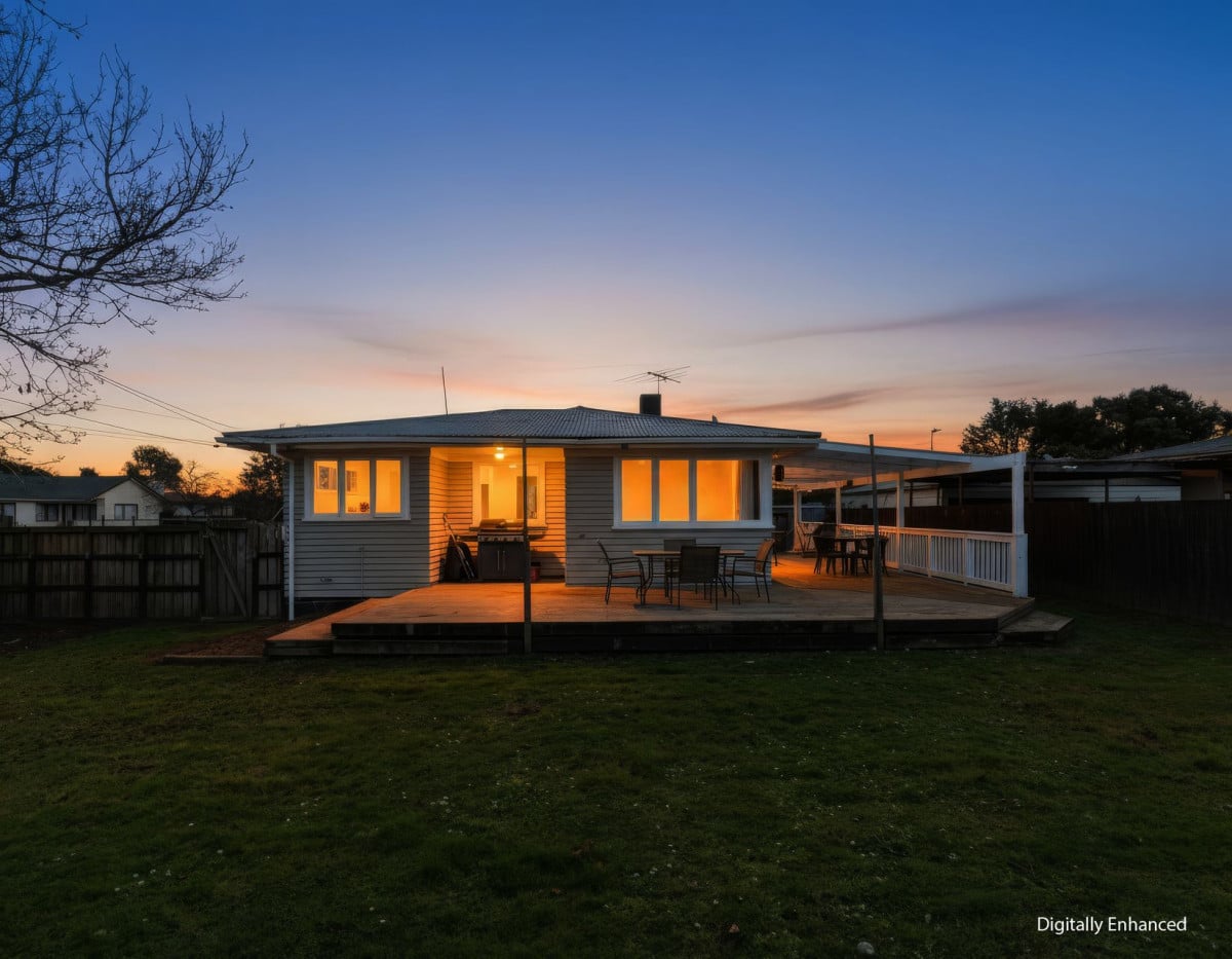 586m2 section, 3 beds 1 bath house with car parks, 40 Cosgrave Road, Papakura, Auckland