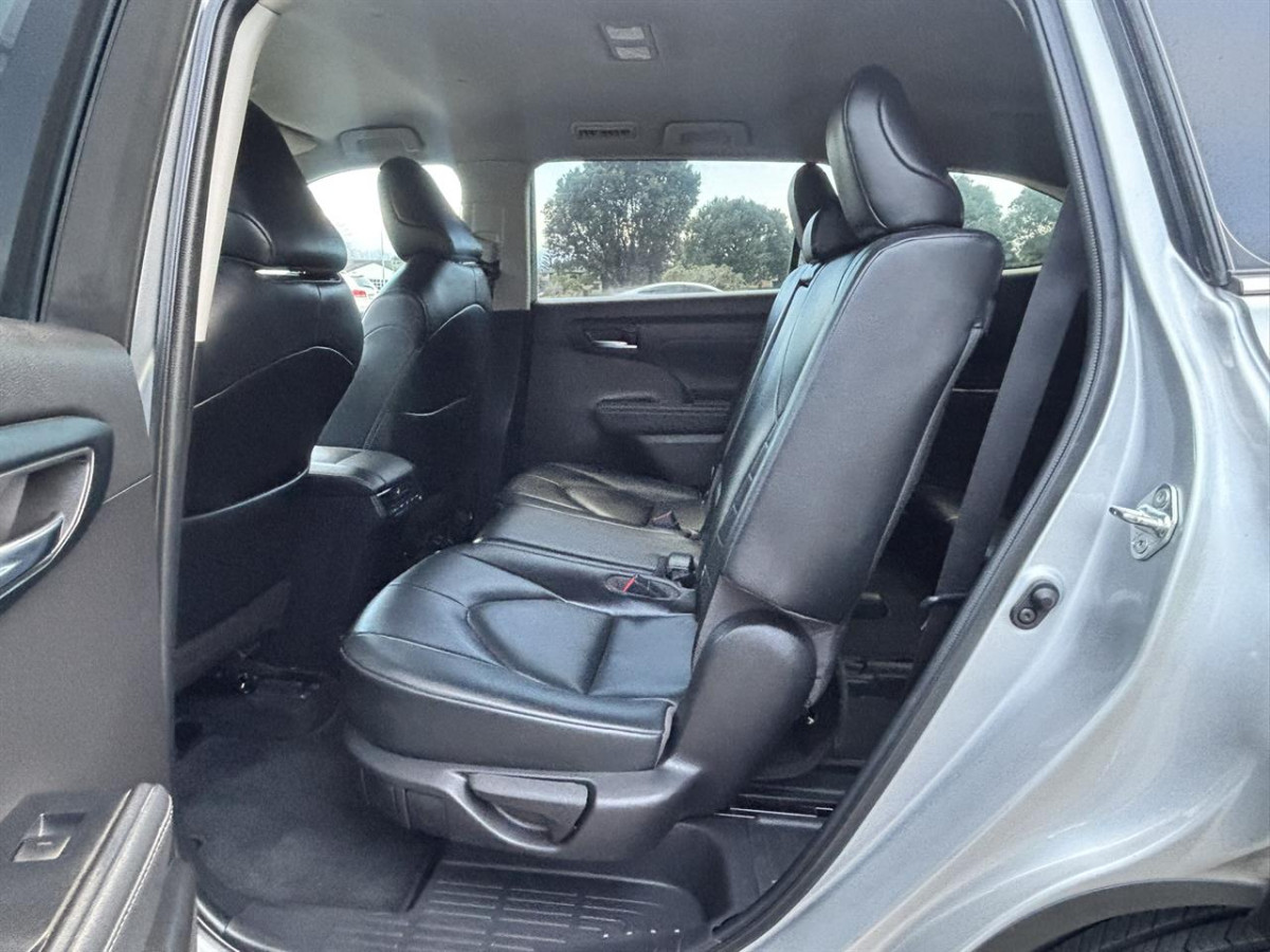 2022 Toyota Highlander 3.5P Limited 4WD, 5 Door, RV-SUV, Automatic, Silver, 7 Seats (Leather), 3500cc, Petrol, 176,131km