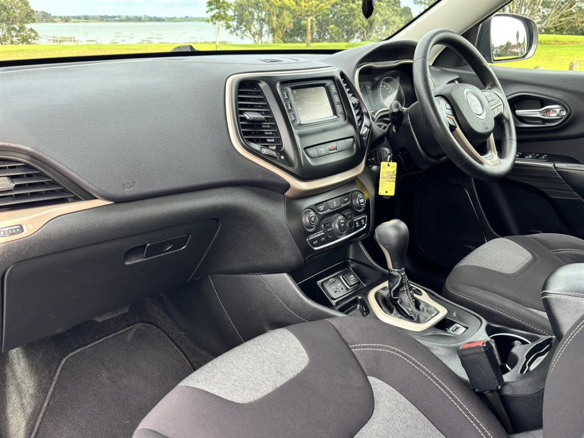 2016 Jeep Cherokee 2.4P Sport, 5 Door, RV-SUV, Automatic, 5 seats, Grey, 2400cc, Petrol, 125,504km