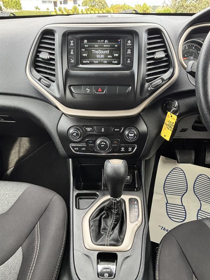 2016 Jeep Cherokee 2.4P Sport, 5 Door, RV-SUV, Automatic, 5 seats, Grey, 2400cc, Petrol, 125,504km