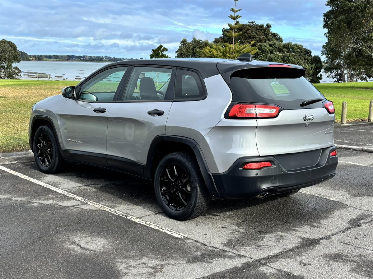 2016 Jeep Cherokee 2.4P Sport, 5 Door, RV-SUV, Automatic, 5 seats, Grey, 2400cc, Petrol, 125,504km