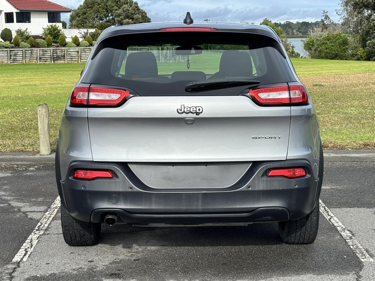 2016 Jeep Cherokee 2.4P Sport, 5 Door, RV-SUV, Automatic, 5 seats, Grey, 2400cc, Petrol, 125,504km