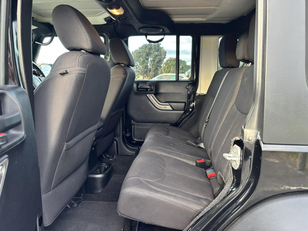 2014 Jeep Wrangler Sport Unlimited, 5 Door, RV-SUV, Automatic, 4WD, Black, 5 seats, 3600cc, Petrol, 146,896km