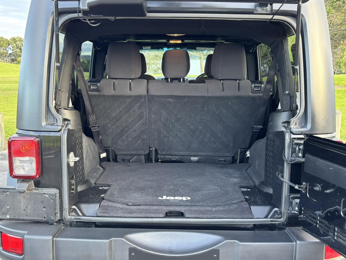 2014 Jeep Wrangler Sport Unlimited, 5 Door, RV-SUV, Automatic, 4WD, Black, 5 seats, 3600cc, Petrol, 146,896km