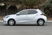 2021 Toyota Yaris Hybrid **Push-Start, TSS, CARPLAY, Bluetooth, Reverse Camera, Radar Cruise** Engine 1500, 92000 km