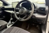2021 Toyota Yaris Hybrid **Push-Start, TSS, CARPLAY, Bluetooth, Reverse Camera, Radar Cruise** Engine 1500, 92000 km