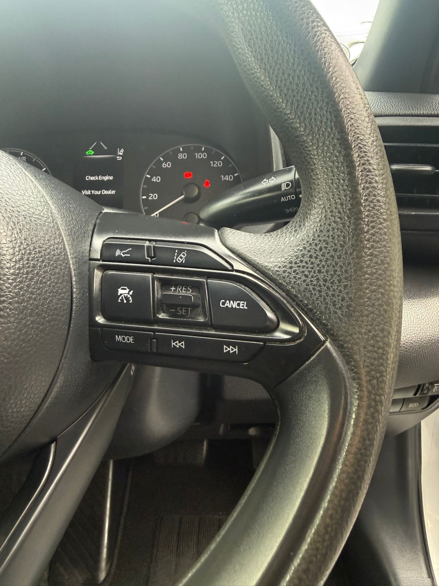 2021 Toyota Yaris Hybrid **Push-Start, TSS, CARPLAY, Bluetooth, Reverse Camera, Radar Cruise** Engine 1500, 92000 km