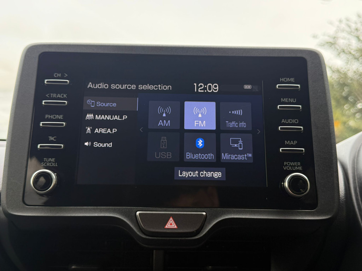 2021 Toyota Yaris Hybrid **Push-Start, TSS, CARPLAY, Bluetooth, Reverse Camera, Radar Cruise** Engine 1500, 92000 km