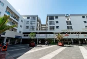 Overseas Vendor Must Sell – Double Grammar school zone (AGS & EGGS), 3 beds 2 baths apartment with 2 car parks, in the highly regarded King’s Square Apartments. 420/26 Remuera Road Newmarket, Auckland