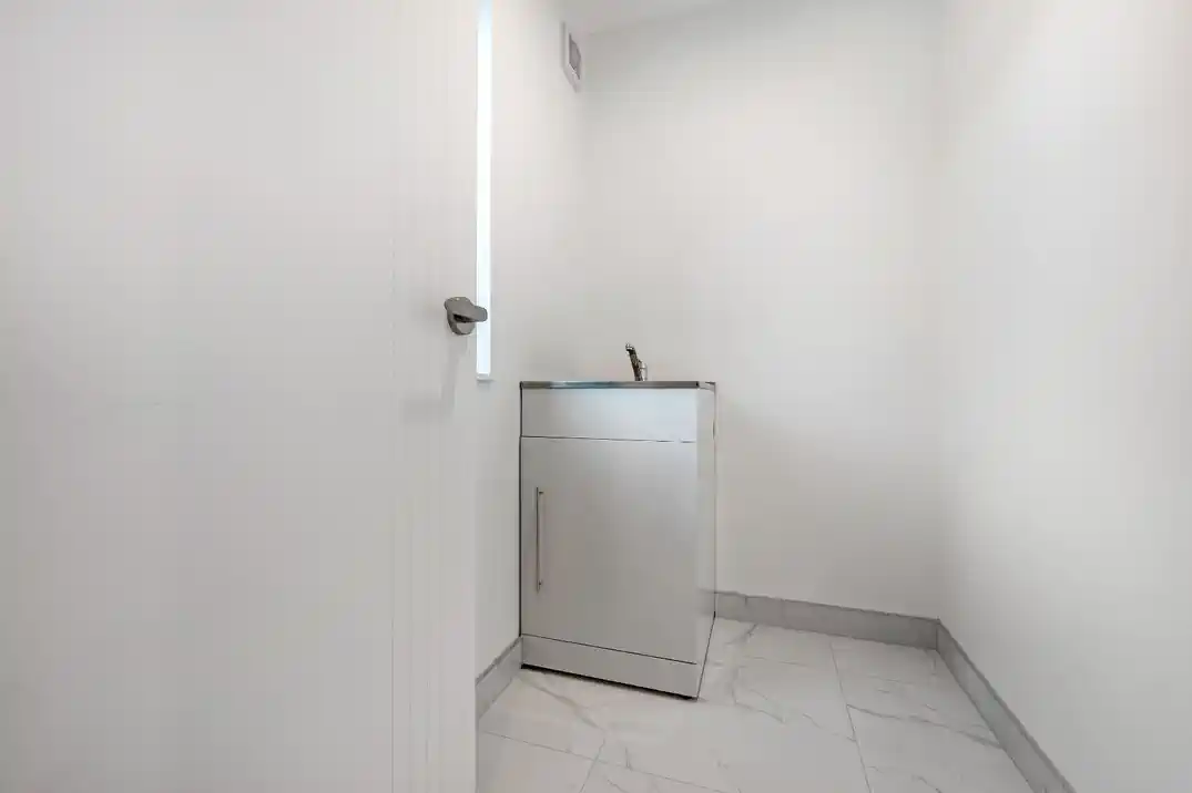 For rent, No pets, no smokers., 5 beds 3 baths house with garage, Available from 27th July, 1C Flamingo Court, Goodwood Heights, Auckland
