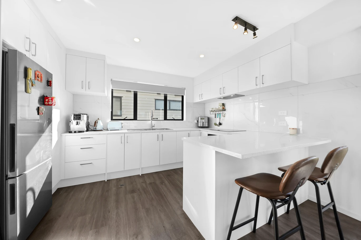 Motivated owner – Urgent Sale, 2 beds 1.5 baths home with garage and 1 Extra parking, Freehold End Unit/ 3x Backyard/ No Body Corp, 8/45 Dale Crescent Pakuranga, Auckland