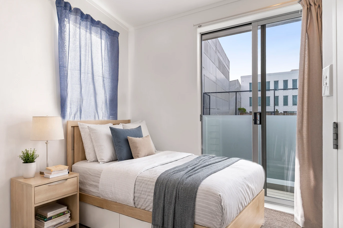 Motivated seller, Double Grammar school zone, Enquiries Over $785,000, 125m2 3 beds 1.5 baths home with double garage, zoned for Auckland Grammar and Auckland Girls Grammar school, 78/32 Edwin Street Mount Eden, Auckland