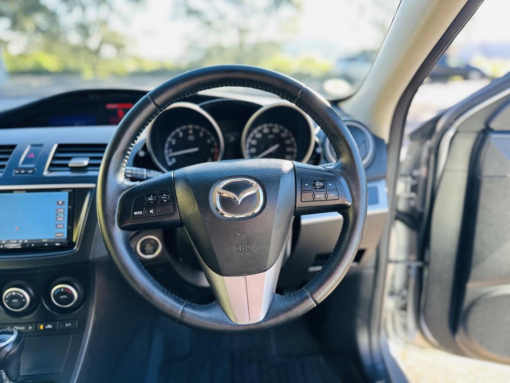 2013 Mazda Axela SPORTS !! STUNNING ALLOYS !! Hatchback Tiptronic, Silver, 5 seats, New Import, Petrol, 1,500 cc, 78,065 km