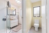 120m2 Brick and tile 3 beds 1 bath house with garage, 2/16 Ultima Place, Clover Park, Auckland