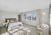 981m2 section, 404m2 character 5 beds 3 baths grand residence with triple garage, swimming pool, Beautifully landscaped gardens, 9 Worcester Road Meadowbank, Auckland