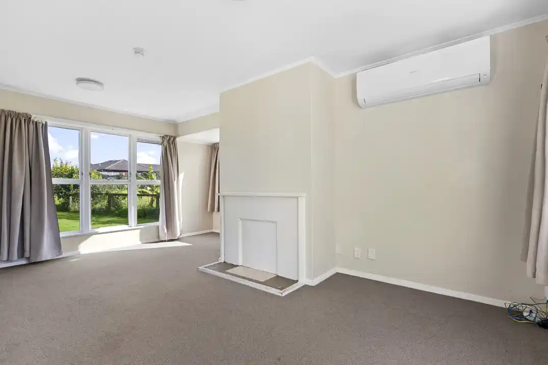1621m2 section, One title. Two homes (2 x 3 beds 1 bath home), 33 Forbes Road, Favona, Auckland