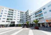 Overseas Vendor Must Sell – Double Grammar school zone (AGS & EGGS), 3 beds 2 baths apartment with 2 car parks, in the highly regarded King’s Square Apartments. 420/26 Remuera Road Newmarket, Auckland