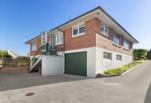 Once in nearly 25 years, 648m2 section, 225m2 Brick and tile 3 beds 1 bath house with double garage, workshop, a large rumpus and ample storage, Approx. 3 minutes to Sylvia Park Shopping Centre and motorway access, 87 Waipuna Road Mount Wellington, Auckland