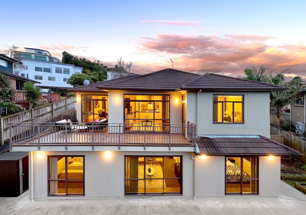 607m2 section, with uninterrupted views of the Waitakere Ranges, 256m2 4 beds 2.5 baths house with double garage, 14 Waltham Street, Henderson, Auckland