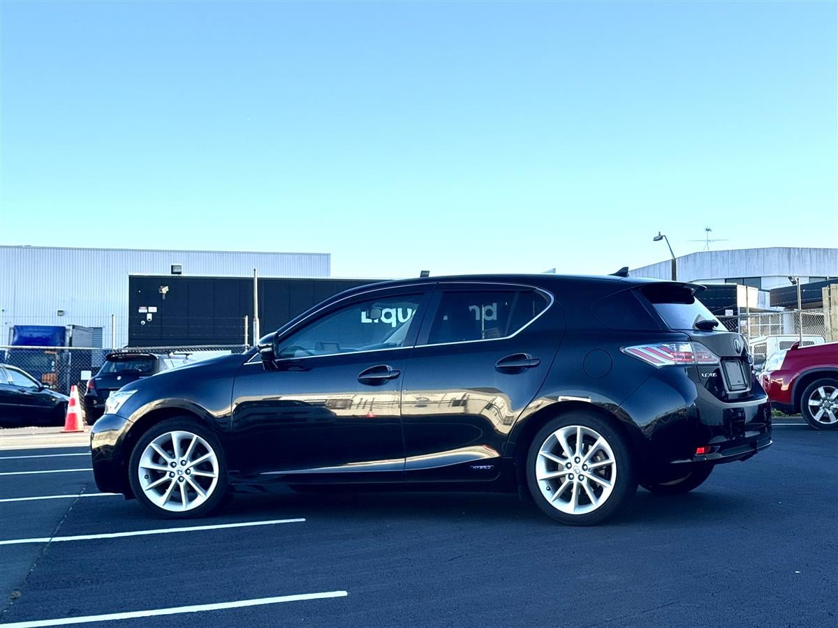 2013 Lexus CT 200h Hybrid Ver L Full Leather Seats Hatchback Automatic,5 seats, Black, 1,800 cc, 149,100 km