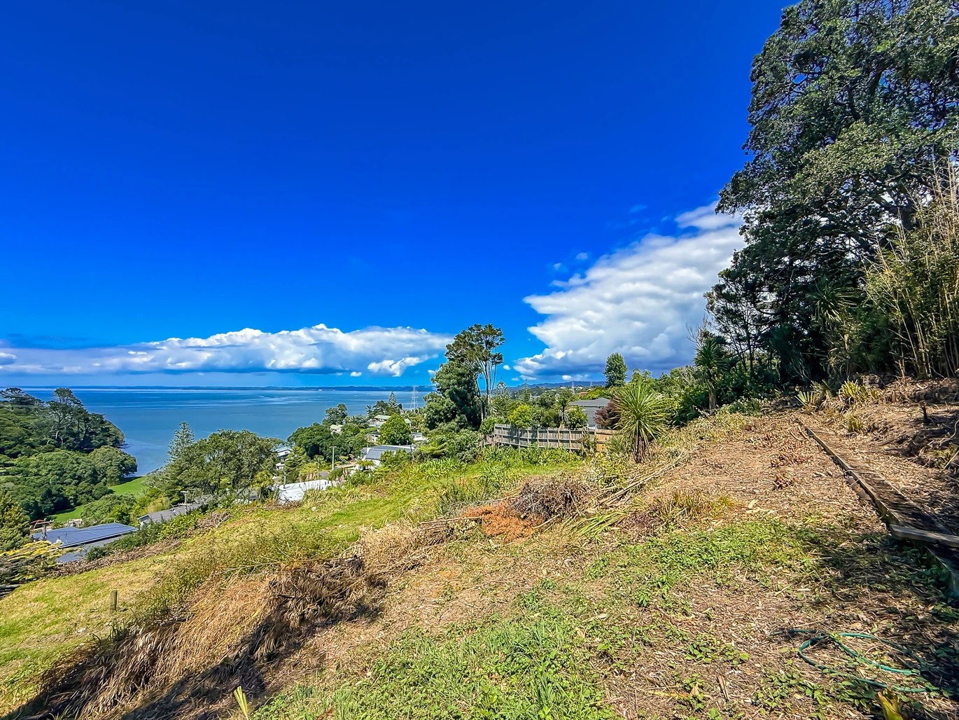 Urgent sale, Rare & Large Dual-Title Seaview Sections, total 1568m2 section (47 Gilletta Road , 809m2, 49 Gilletta Road, 759m2), Enquiry over $1.3 million for 2 sections. Lapsed 5-mansion resource consent proves incredible multi-unit development potential. Direct, seamless backyard access to Lynfield Cove Reserve, playground, and beach. 49 Gilletta Road Mount Roskill, Auckland