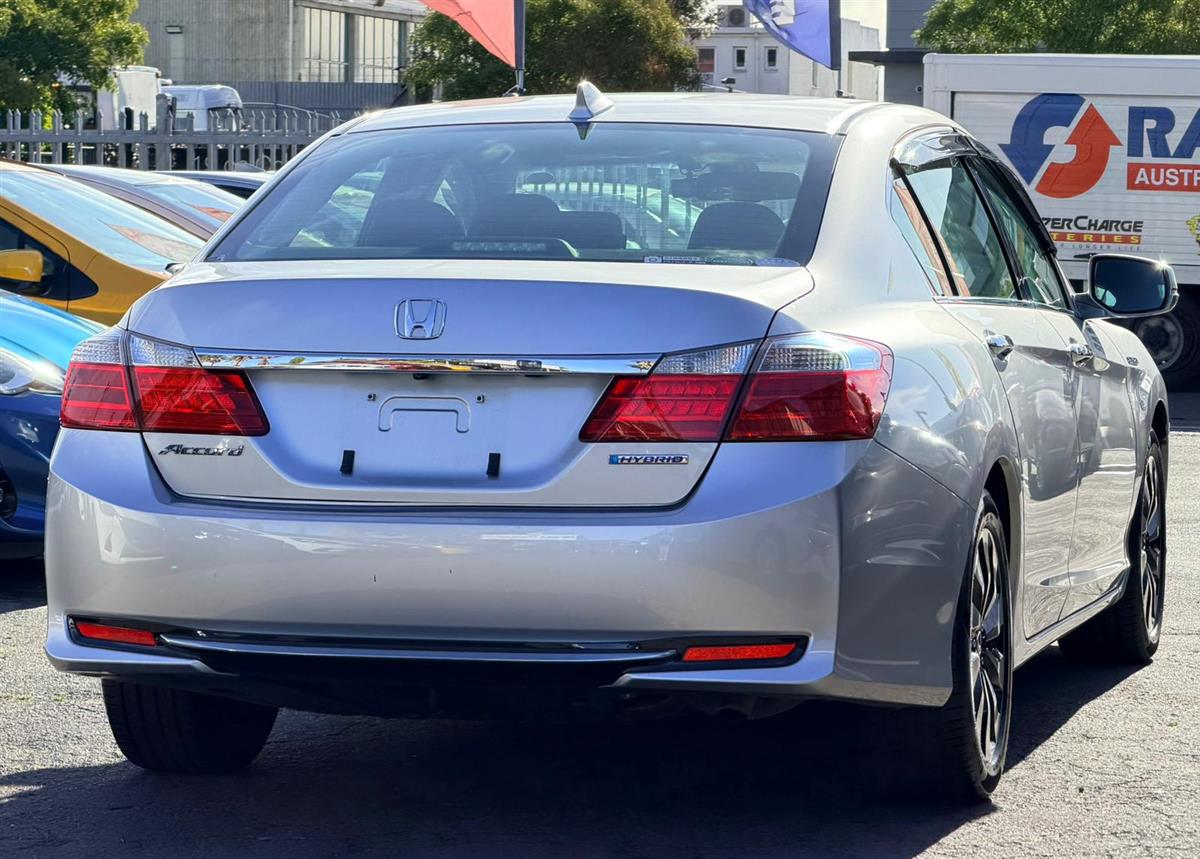 2014 Honda Accord HYBRID**Cruise Control**Factory Fitted Mags**Electric Seats** Sedan Automatic, Silver, 5 seats, Hybrid, 1,993 cc, 104,039 km