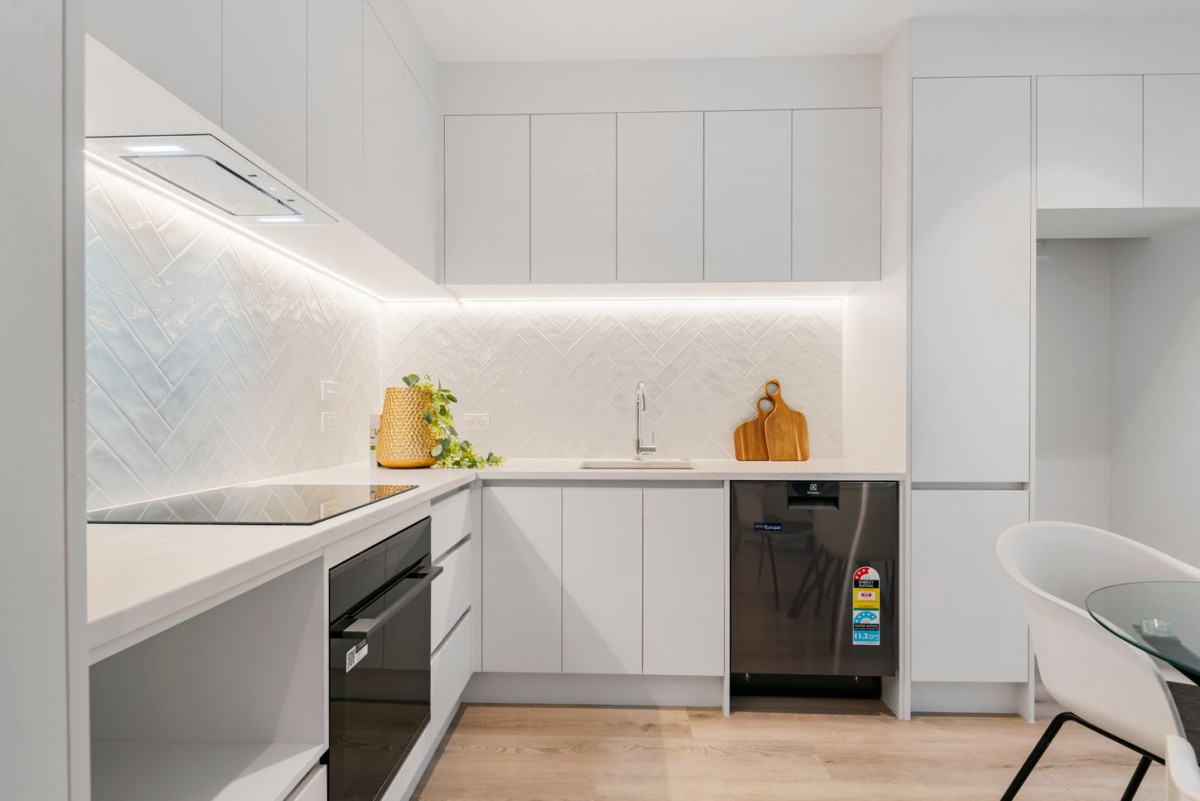 Price dropped to sell down the last 3 units, Brandnew freehold 3 beds 2.5 baths home with car park, No any Society cost, Under floor heating in both bathrooms, 11 Pharlap Drive, Northcross, Auckland