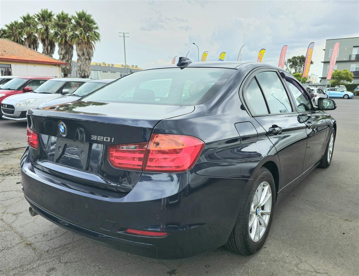 2014 BMW 320i Sedan Automatic, 5 seats, Blue, Petrol, 1,997 cc, 87,141 km