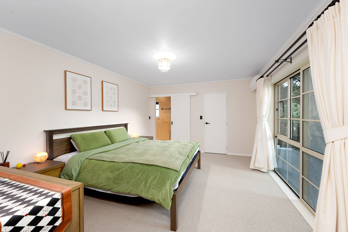 531m2 section, 4 beds 3 baths house with double garage, 585A Mount Albert Road, Royal Oak, Auckland