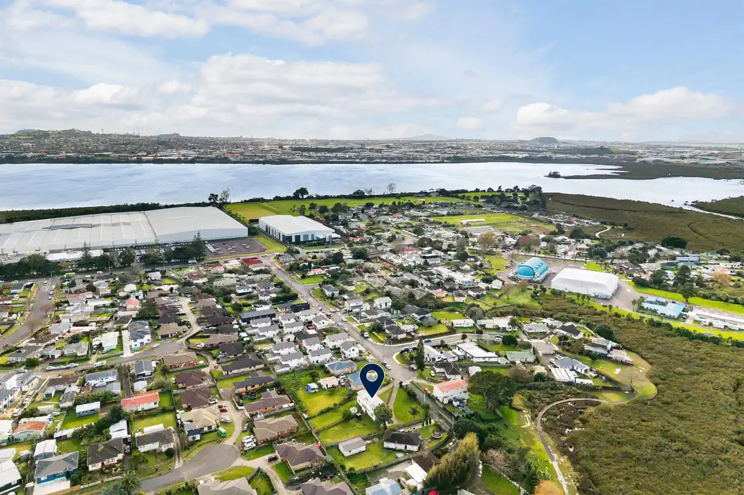 1621m2 section, One title. Two homes (2 x 3 beds 1 bath home), 33 Forbes Road, Favona, Auckland
