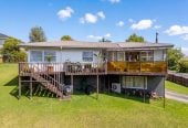 731m2 section, 3 beds 1 bath house with double garage, 5 Edgewood Way, Henderson, Auckland