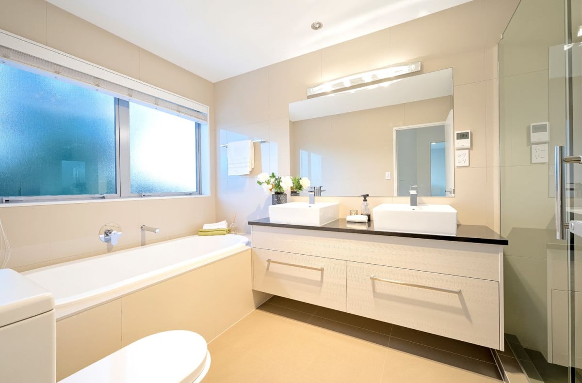 621m2 section, 2 kitchens, 334m2 5 beds ( 2 ensuites, Two additional semi-ensuite) 4 baths house with double garage, 2 ensuites ground floor, 9 Platinum Rise, Ranui, Auckland