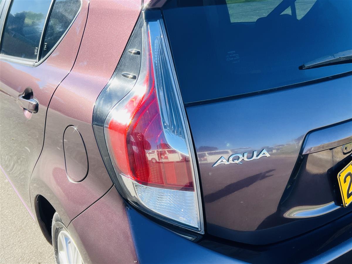 2015 Toyota Aqua G PUSH BUTTON START CRUISE CONTROL Hatchback Automatic, Purple, 5 seats, Hybrid, 1,500 cc, 55,080 km