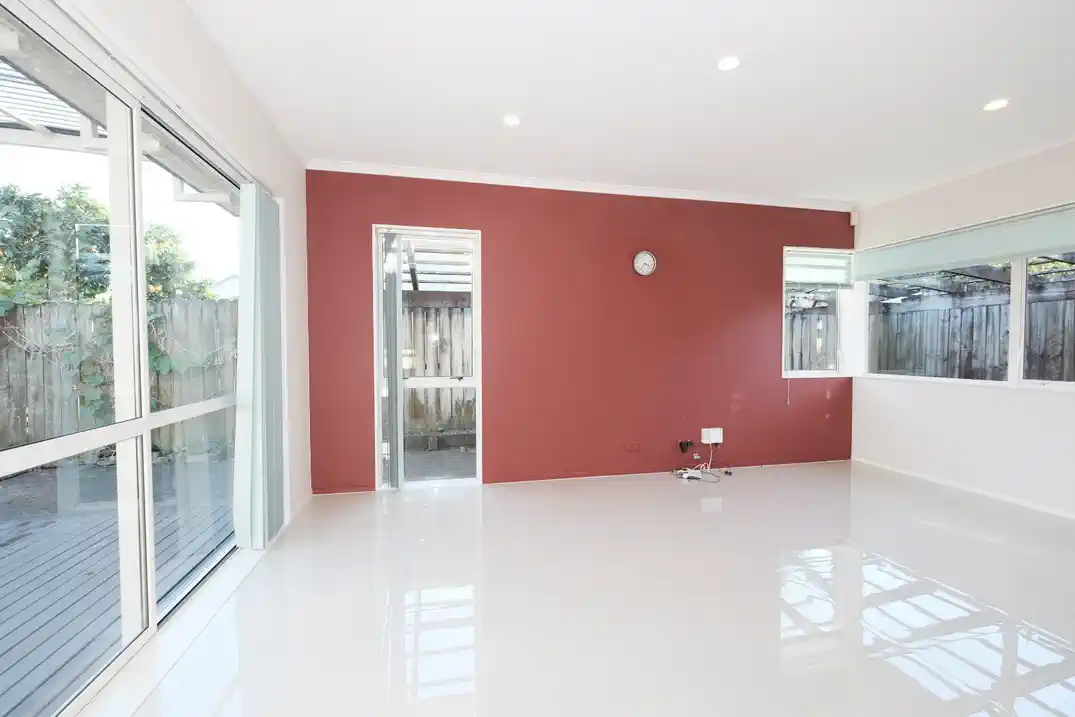 For rent, 3 beds 2 baths house with double garage, Available from 9th July, 2/6 Keenagh Rise, Dannemora, Auckland